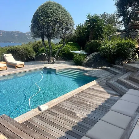4-bedroom With Pool And Sea View