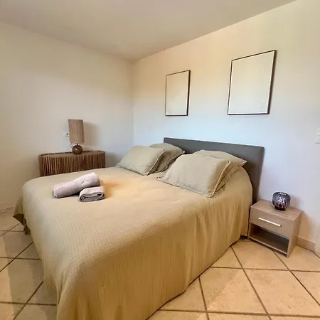4-bedroom With Pool And Sea View