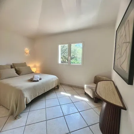 4-bedroom With Pool And Sea View Villa