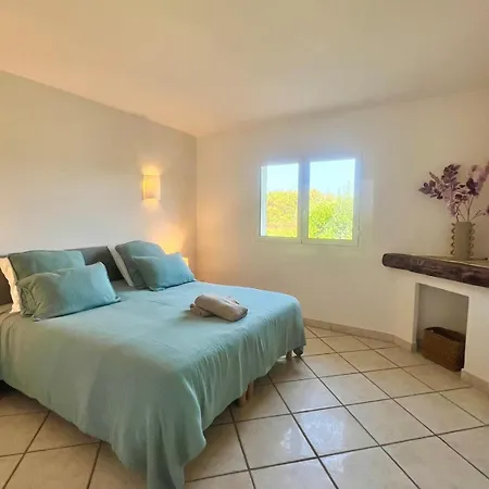 Villa 4-bedroom With Pool And Sea View *