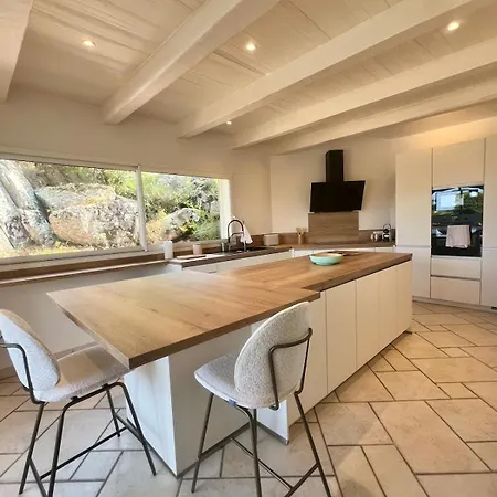 4-bedroom With Pool And Sea View Villa