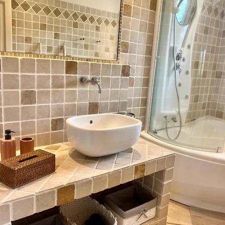4-bedroom With Pool And Sea View Porto-Vecchio (Corsica)